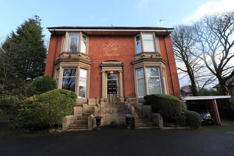 2 bedroom ground floor flat to rent, Flat 2, East Park Court, 12 East Park Road, Blackburn, BB1