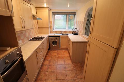 2 bedroom ground floor flat to rent, Flat 2, East Park Court, 12 East Park Road, Blackburn, BB1