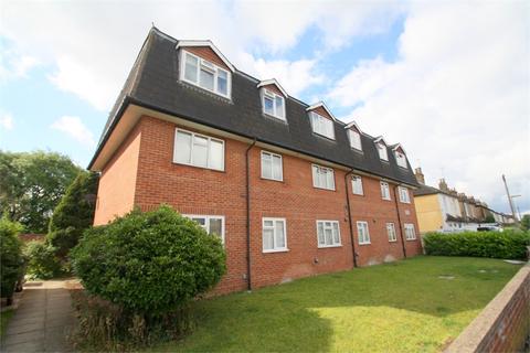 1 bedroom flat for sale - Edgell Road, Staines-upon-Thames, Surrey
