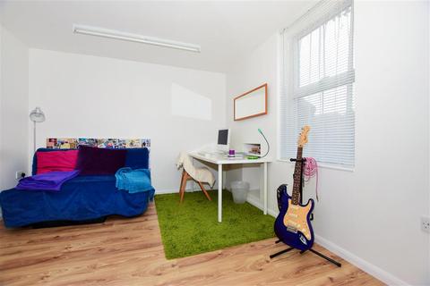 23 Lodge Avenue, Dartford, DA1 3DX