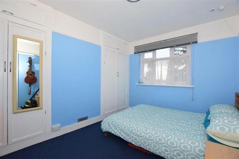 23 Lodge Avenue, Dartford, DA1 3DX