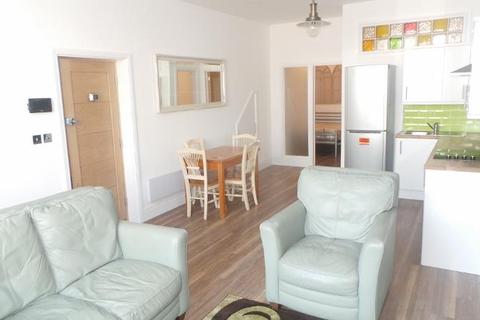 4 Amen Corner, London, SW17 9JE