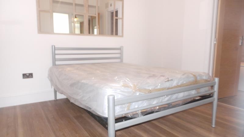 4 Amen Corner bedroom (800x450).jpg