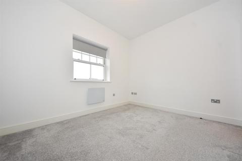 28 Alder Meadow, Warwick, CV34 6JY