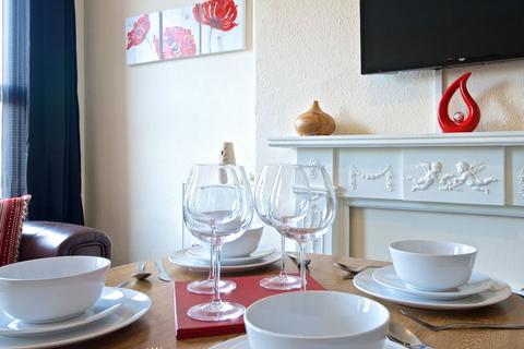 undefined, 32 Lawrence Road