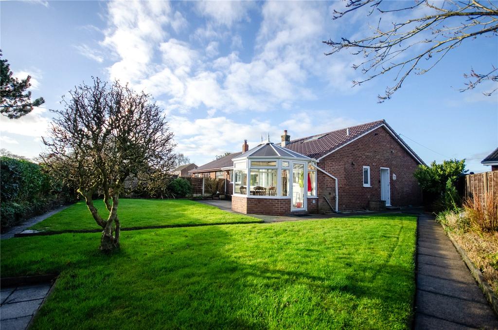Knowsley Close, Hoghton, Lancashire, PR5 2 bed bungalow £190,000