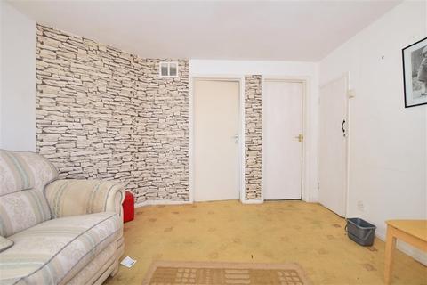 38 Bathurst Road, Staplehurst, Tonbridge, TN12 0LQ
