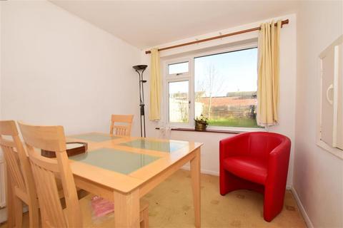 38 Bathurst Road, Staplehurst, Tonbridge, TN12 0LQ
