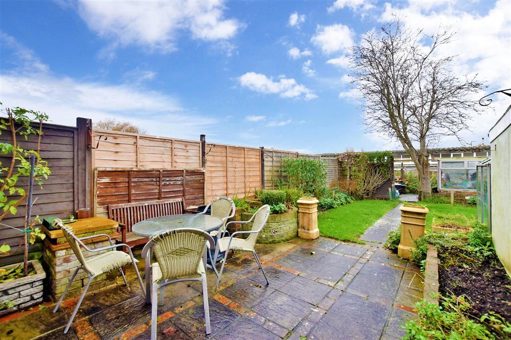 Ash Grove, Bognor Regis, West Sussex 3 bed semidetached house £250,000