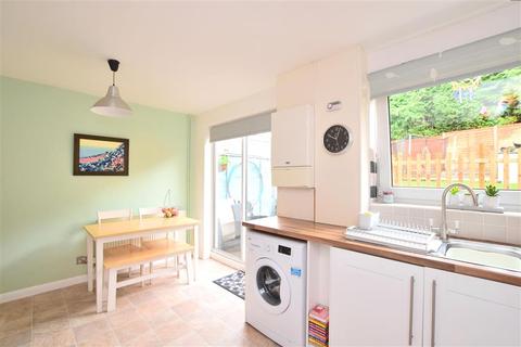 83 Drake Close, Horsham, RH12 5UD