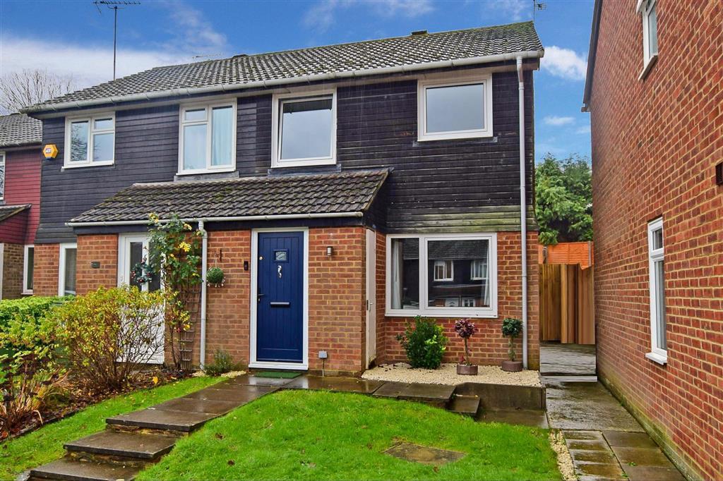 Drake Close, Horsham, West Sussex 3 bed semidetached house £350,000