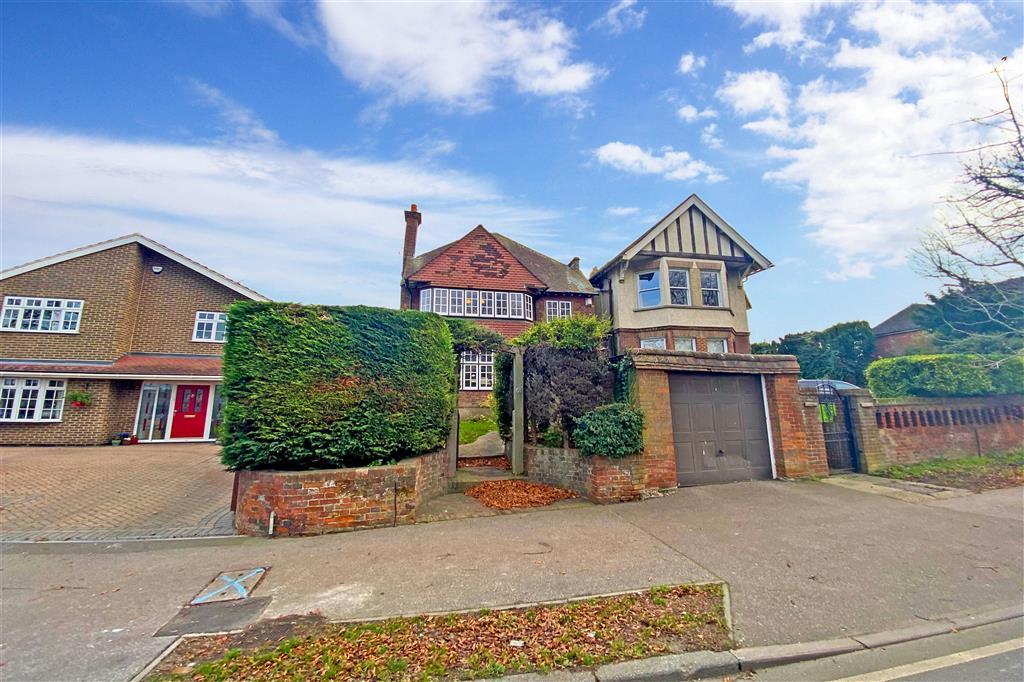 Bell Road, Sittingbourne, Kent 4 bed detached house for sale £575,000