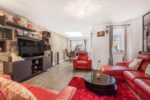 3 Chenneston Close, Sunbury-on-thames, TW16 6BE