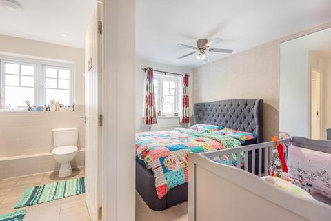 3 Chenneston Close, Sunbury-on-thames, TW16 6BE