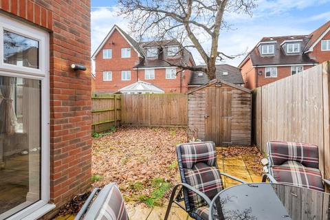 3 Chenneston Close, Sunbury-on-thames, TW16 6BE