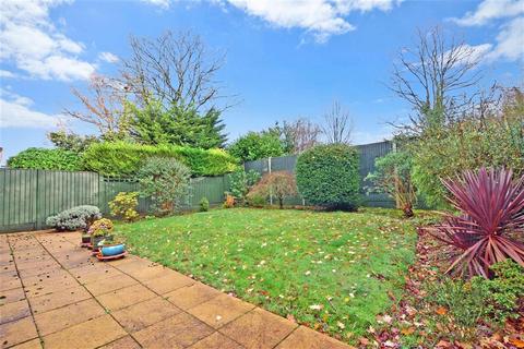 37 Deacon Way, Woodford Green, IG8 8DF