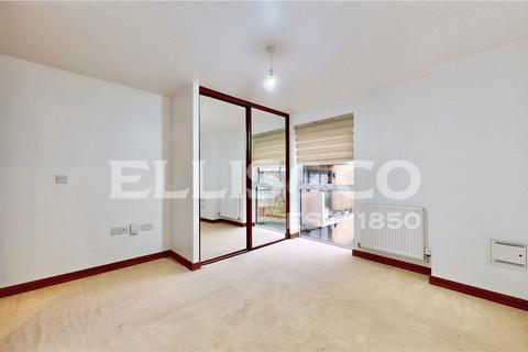 2 bedroom apartment to rent, Zodiac Close, Edgware, HA8