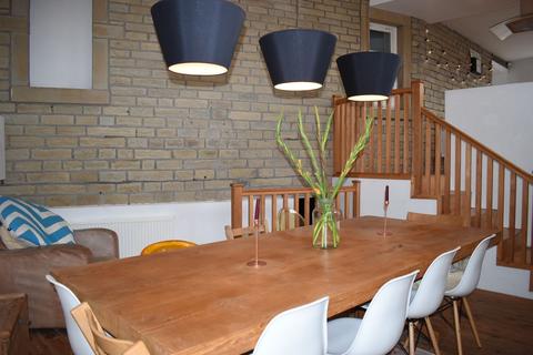 12 Lower Edge Road, Brighouse, HD6 3NT
