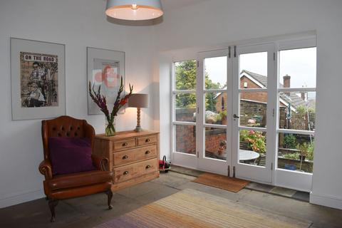 12 Lower Edge Road, Brighouse, HD6 3NT