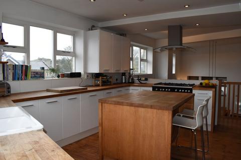 12 Lower Edge Road, Brighouse, HD6 3NT