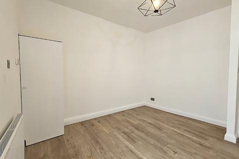 2 bedroom apartment for sale, Sylvester Path, London, Hackney