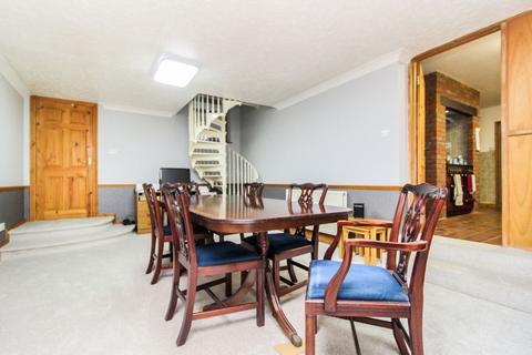 155 Box End Road, Bromham, Bedford, MK43 8LU