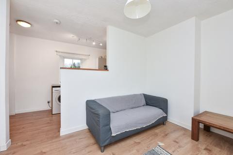 6a Orchard Flat, Auchtermuchty, Cupar, KY14 7DL