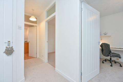 6a Orchard Flat, Auchtermuchty, Cupar, KY14 7DL