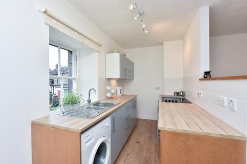 6a Orchard Flat, Auchtermuchty, Cupar, KY14 7DL