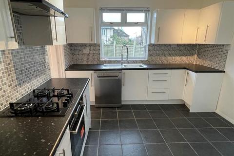 6 Fir Tree Gardens, Leeds, LS17 7EQ
