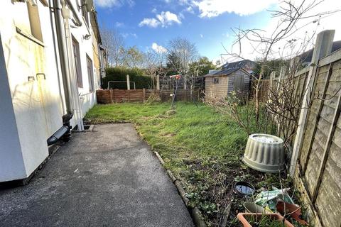 6 Fir Tree Gardens, Leeds, LS17 7EQ