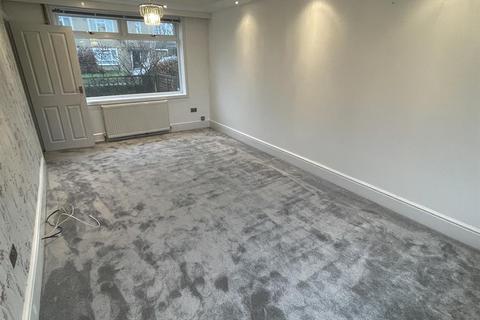 6 Fir Tree Gardens, Leeds, LS17 7EQ