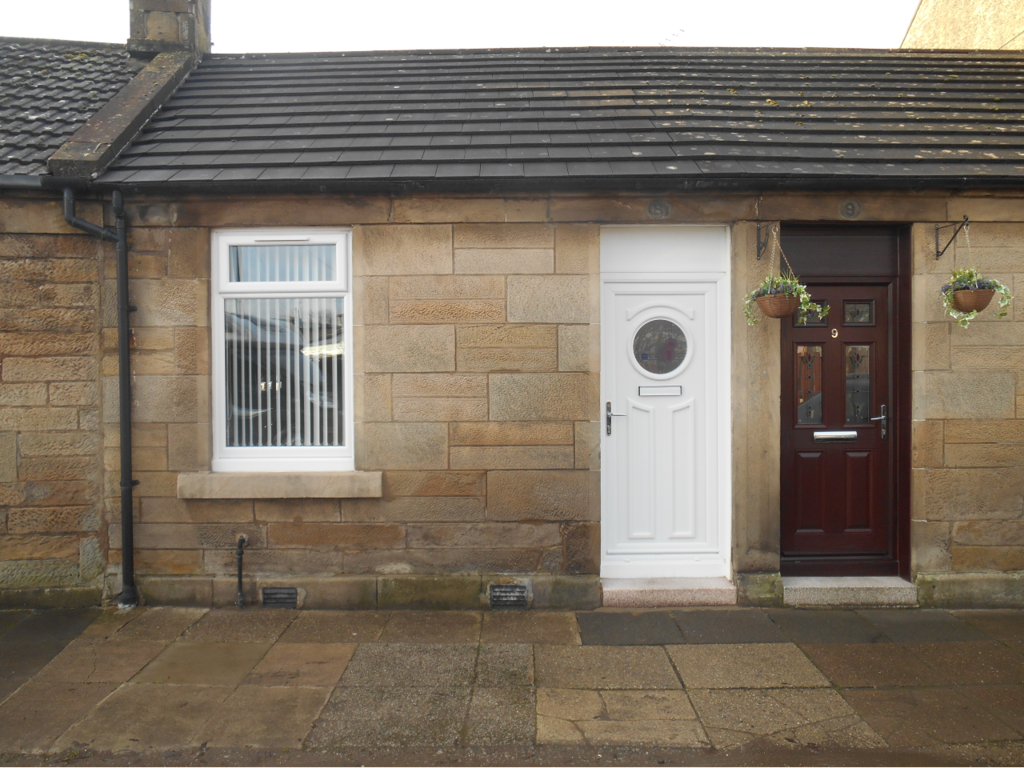 ST DAVID'S PLACE, LARKHALL ML9 1 bed terraced house £55,000
