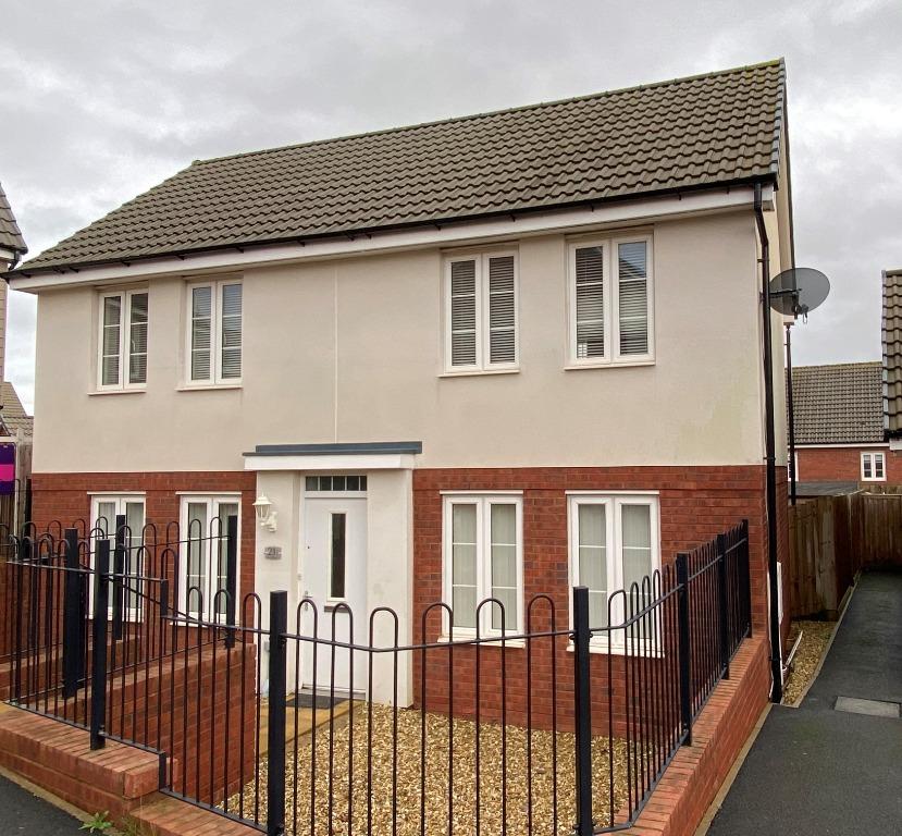 Hook Drive, Exeter, EX2 3 bed detached house £1,500 pcm (£346 pw)