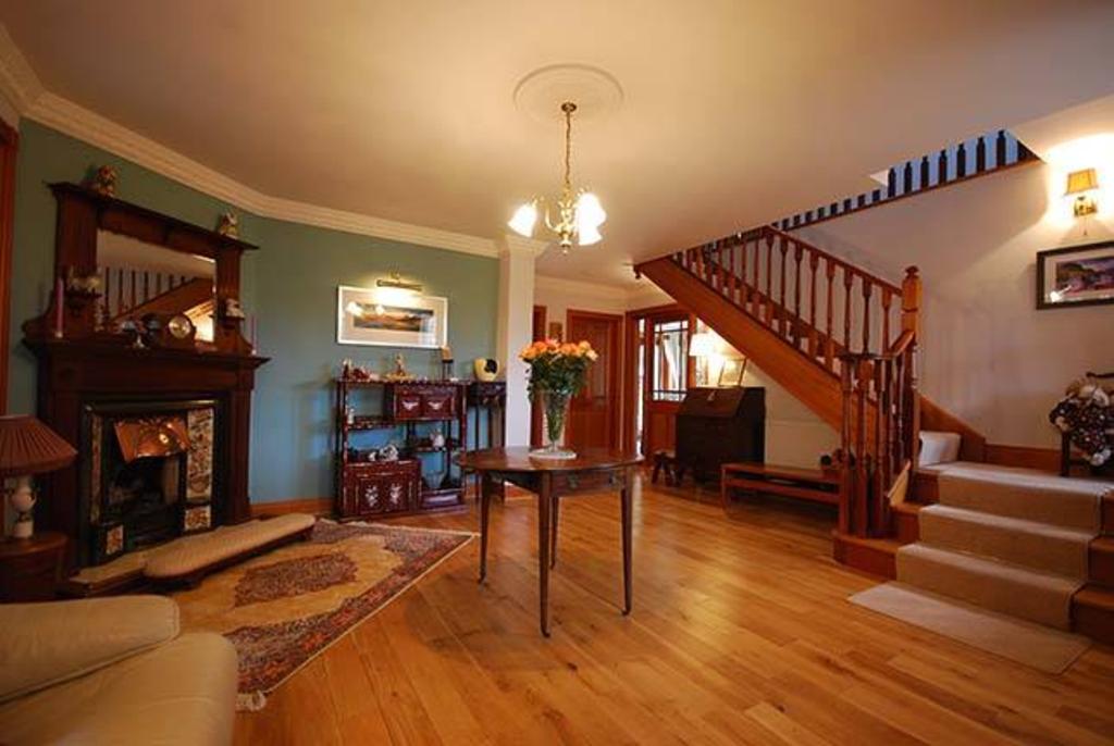 16 Wilson Avenue, Troon, KA10 7AF 5 bed detached house £450,000