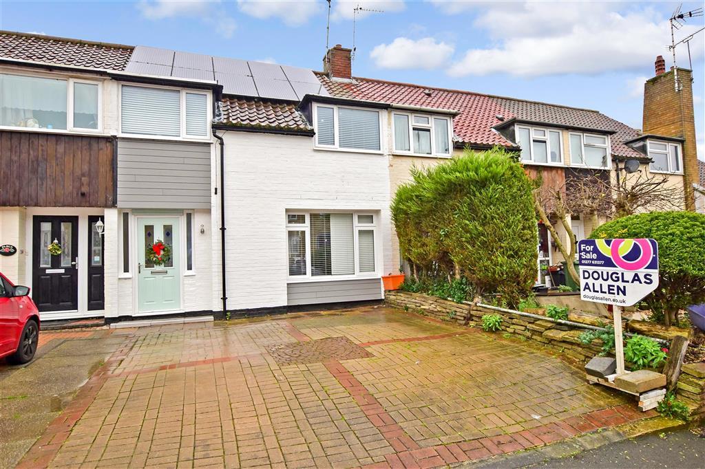 Morris Avenue, Billericay, Essex 3 bed terraced house £350,000