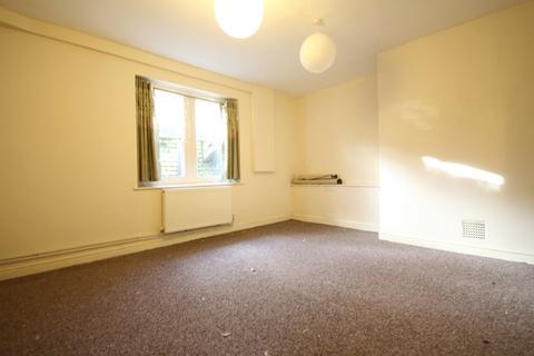 2 bedroom flat to rent, Club Chambers, Grange Road, Malvern