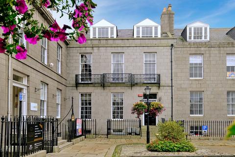2 bedroom flat to rent, 3b Golden Square, Aberdeen, AB10 1RD