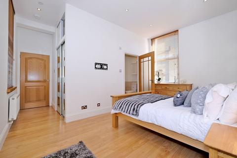 2 bedroom flat to rent, 3b Golden Square, Aberdeen, AB10 1RD