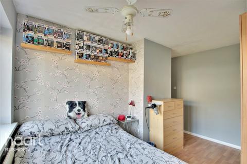 5 Ebbw Vale Road, Irthlingborough, Wellingborough, NN9 5PG