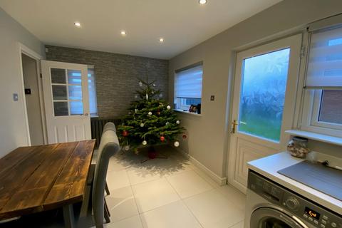 2 Elsham Close, Bramley, Rotherham, S66 3XZ