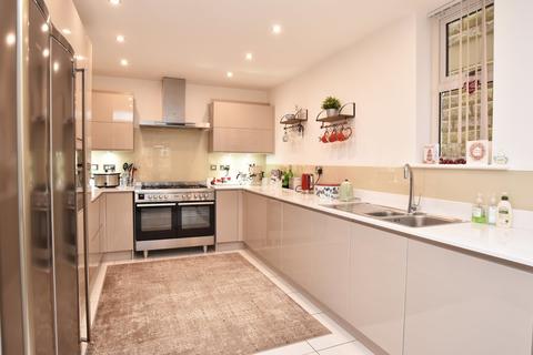 2 Beech Close, Harrogate, HG2 0FE