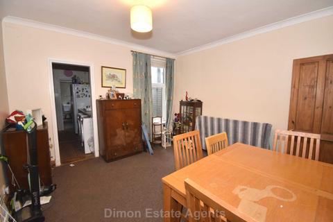 3 bedroom terraced house for sale, Queens Road, Gosport