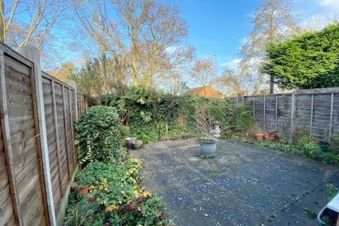 38 Crimscote Close, Shirley, Solihull, B90 4TT