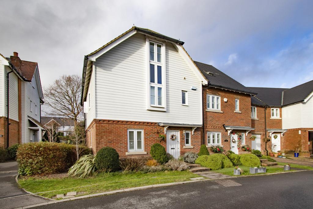 Watson Way, Crowborough 4 bed end of terrace house £425,000