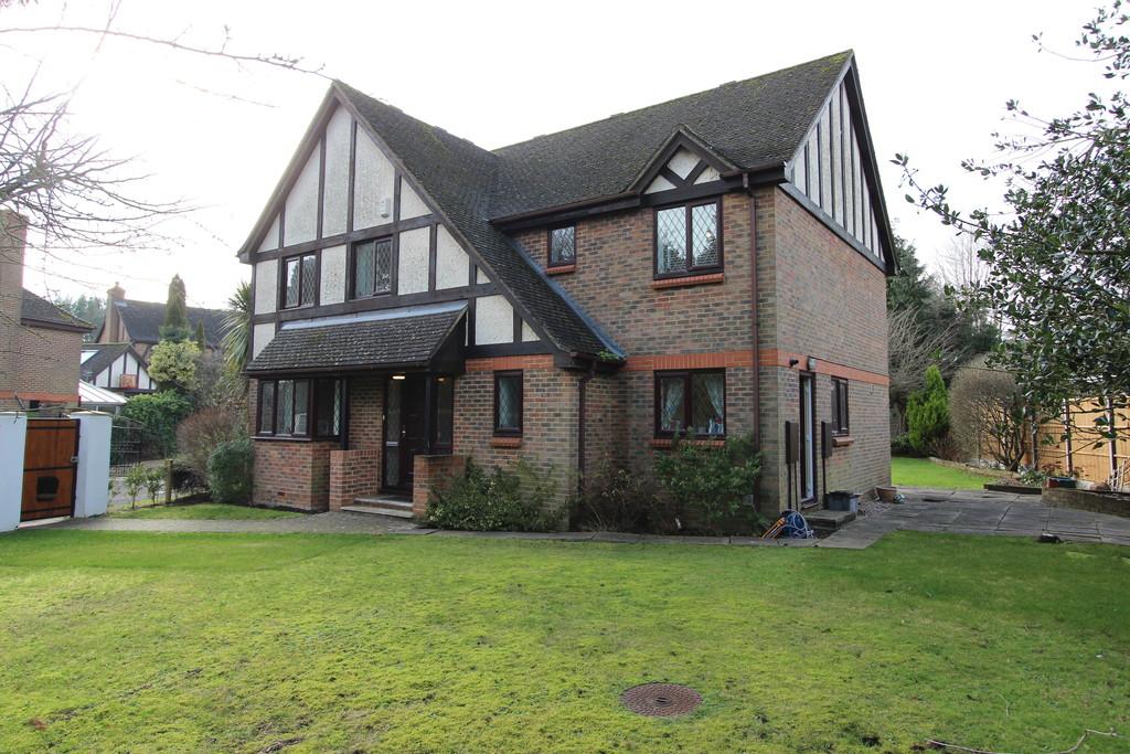 Home Meadow, Banstead 5 bed detached house £925,000