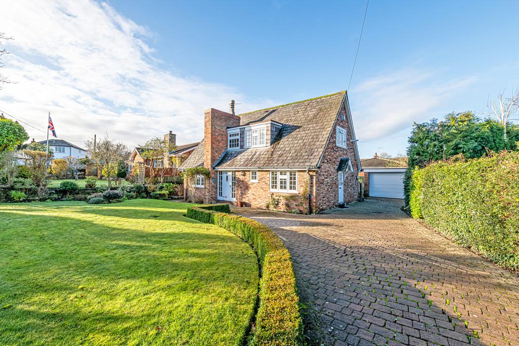 Bellhouse Lane, Grappenhall... 4 bed detached house £550,000