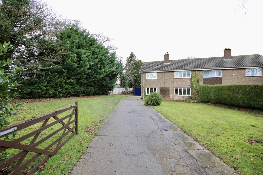 St. Lane, Riseholme, Lincoln 3 bed semidetached house £275,000