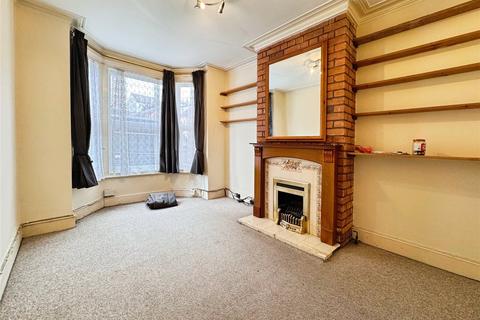 3 bedroom terraced house to rent, Field Road, Berkshire RG1