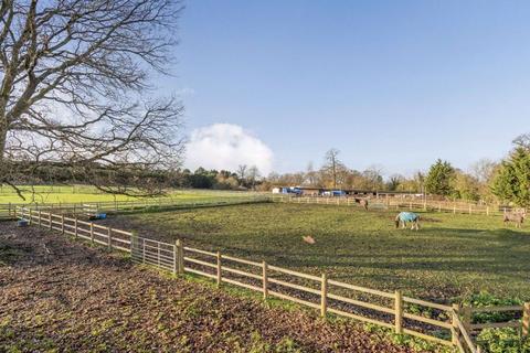 3 bedroom equestrian property for sale, Cocksure Lane, Sidcup